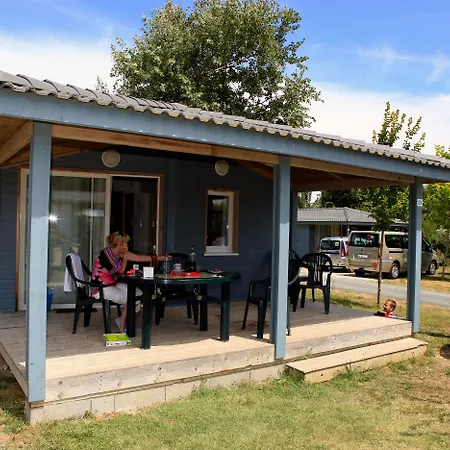 Terres De France - Les Hameaux Des Marines Vakantiepark 2*