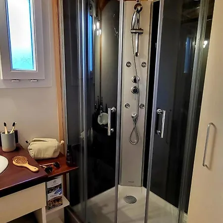 Vakantiepark Terres De France - Les Hameaux Des Marines 2*