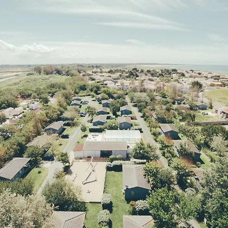 Terres De France - Les Hameaux Des Marines Vakantiepark 2*